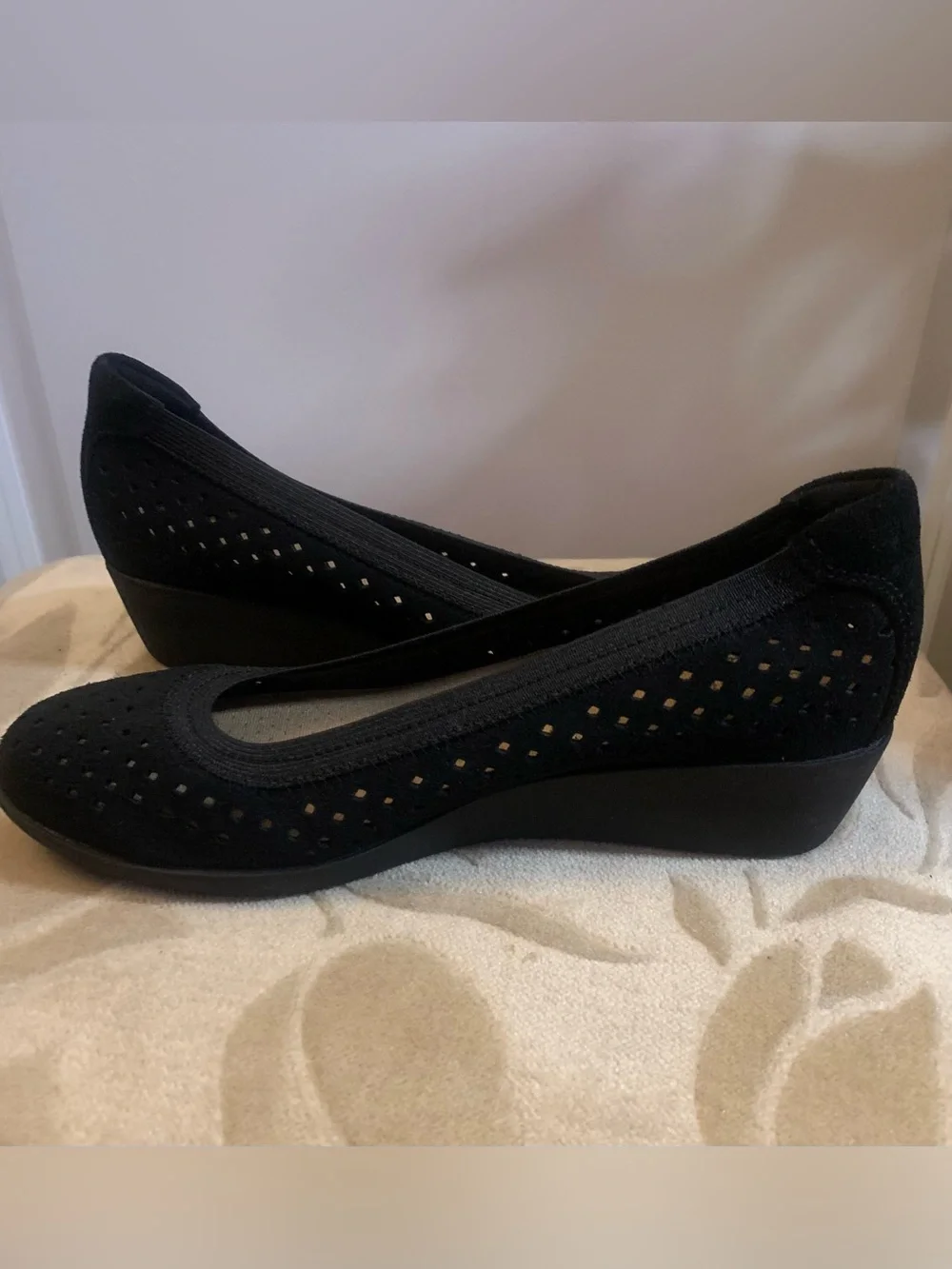 Clarks Elin Sun Black Perforated Leather Wedge Slip-On Shoes Size 6